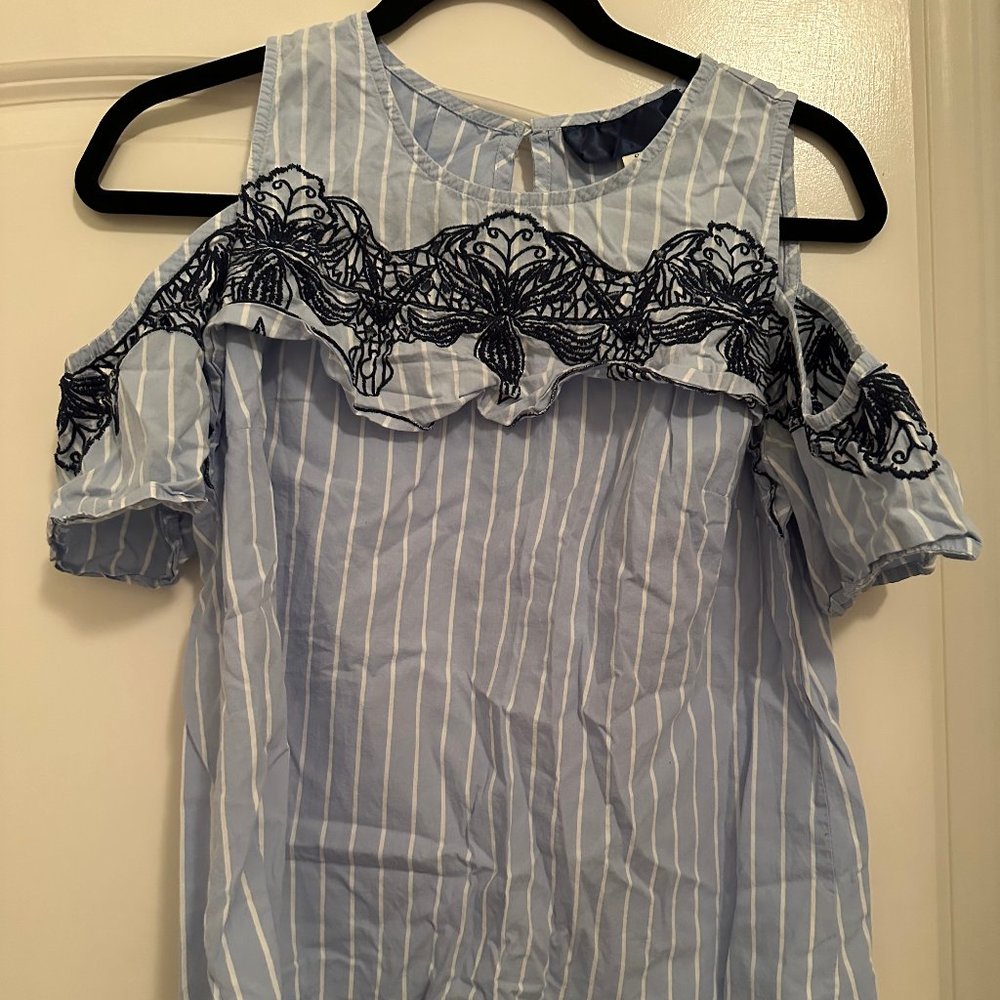 Francescas blue off the shoulder top | size S